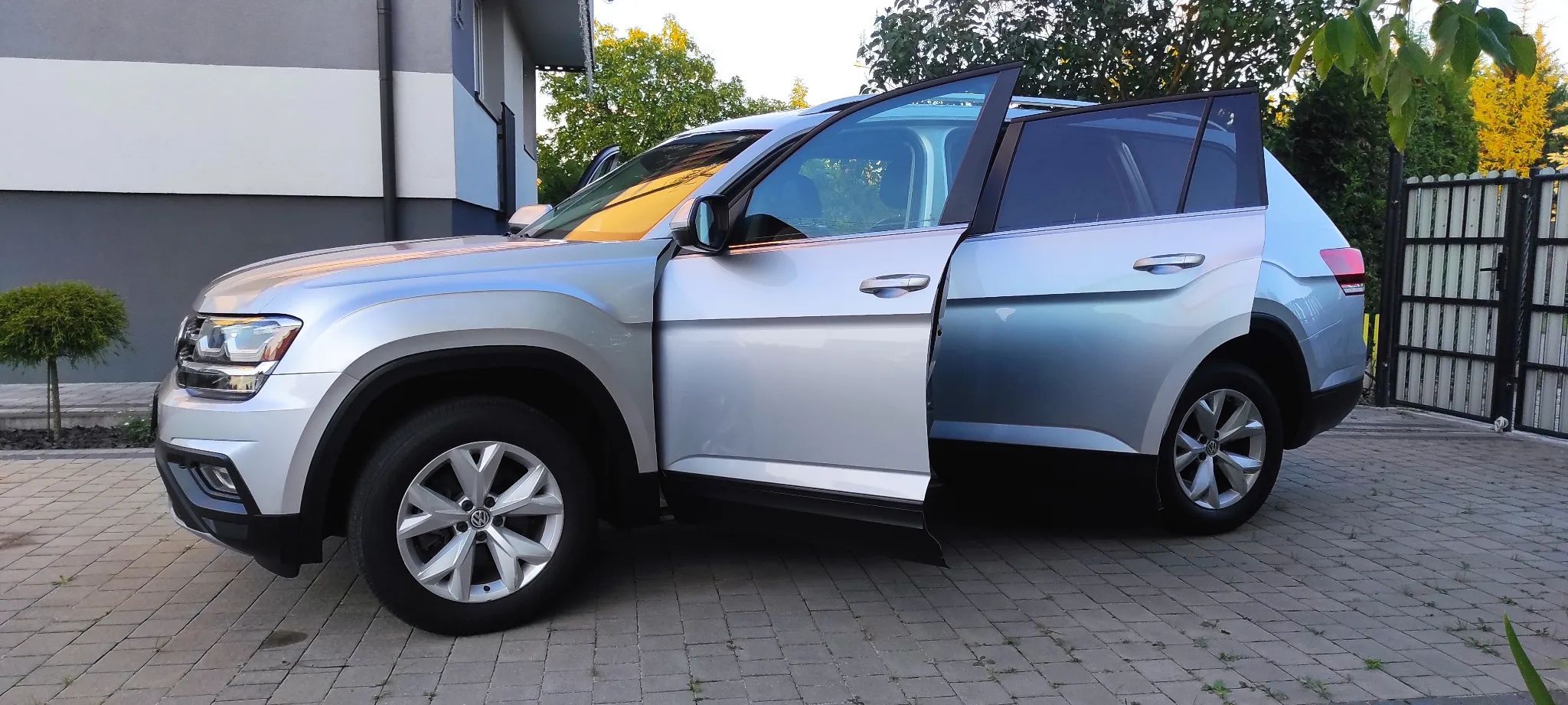 Volkswagen Atlas Śliczny -- 3.6 Benzyna - 7 Osób