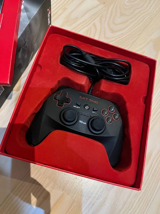 SPRAWNY Pad Trust GXT 540 do PC PS3 PS4 - przewodowy gamepad