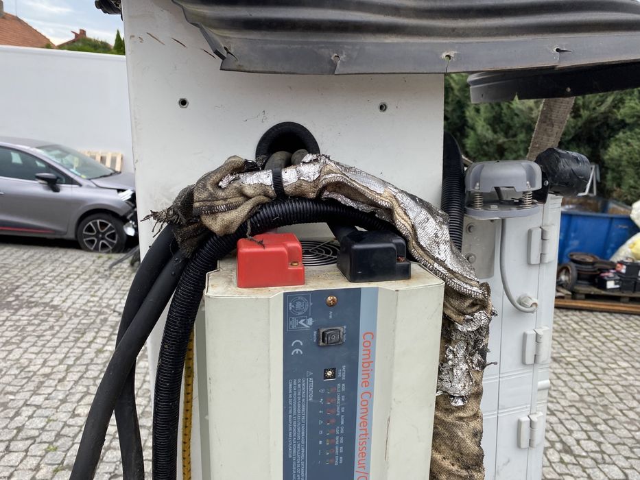 Podnośnik koszowy Renault Master III kosz