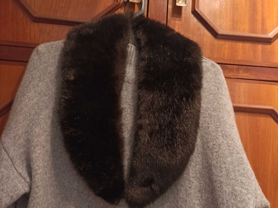 Gola de peles, castanha,  em Astraçã, forrada, para vestido ou casaco