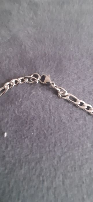 Łańcuszek z krzyżykiem