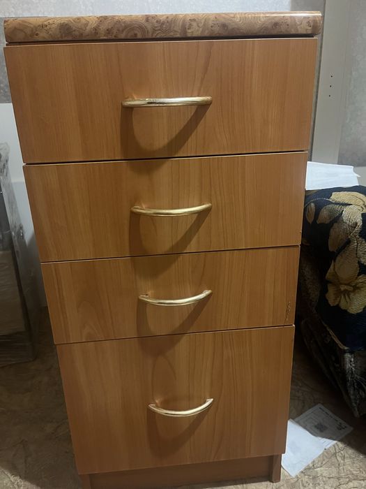 Шкафчик навесной