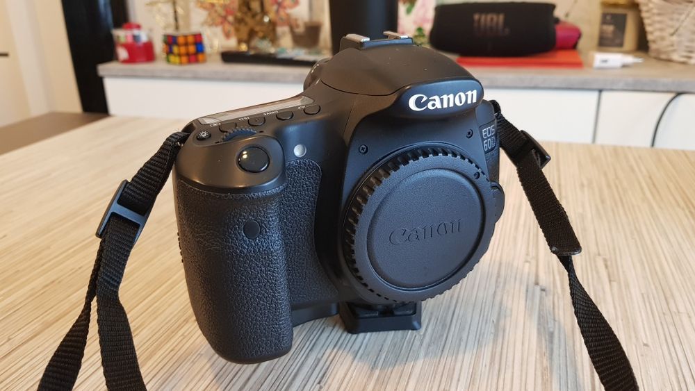 Canon EOS 60D + 4 obiektywy + lampa + komplet akcestoriów