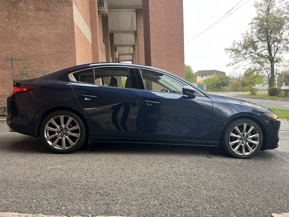 Мазда 3 Mazda 3 21 рік