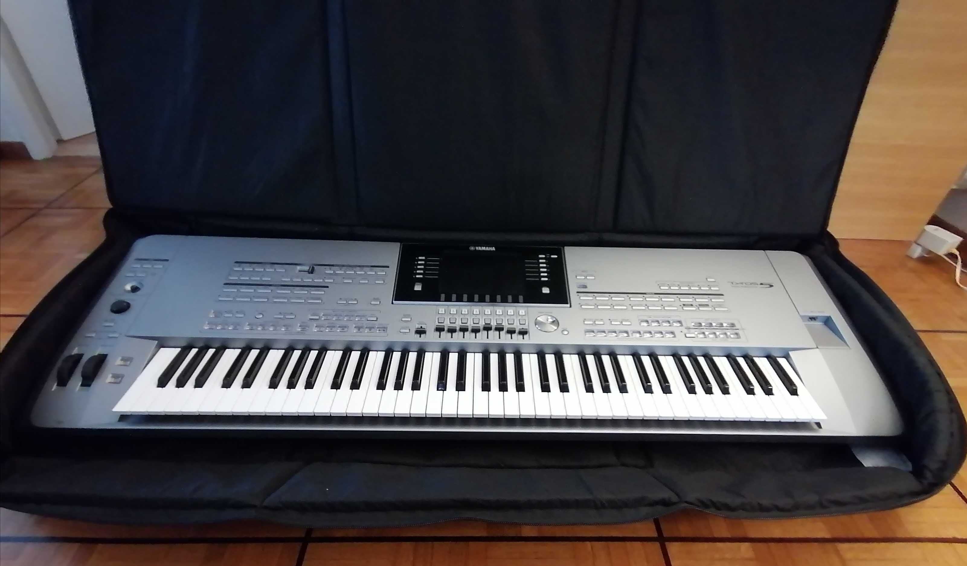 Teclado YAMAHA TYROS 5 76