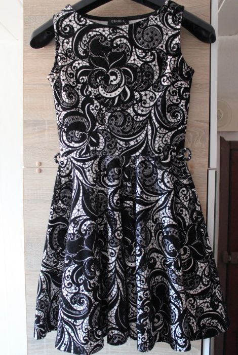 Sukienka czarno-biała rozmiar 36