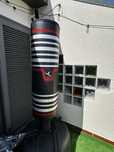 Saco Boxe Vertical Domyos com capa chuva