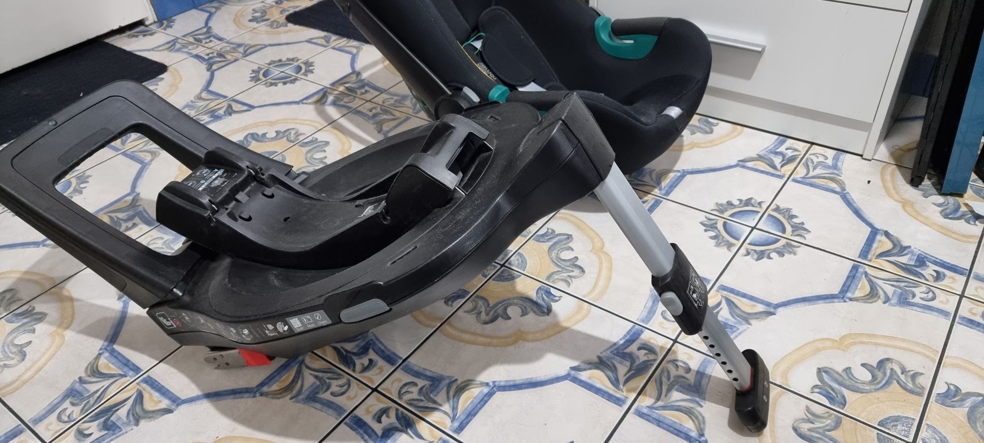 Fotelik/nosidelko/baza Britax Roamer komplet