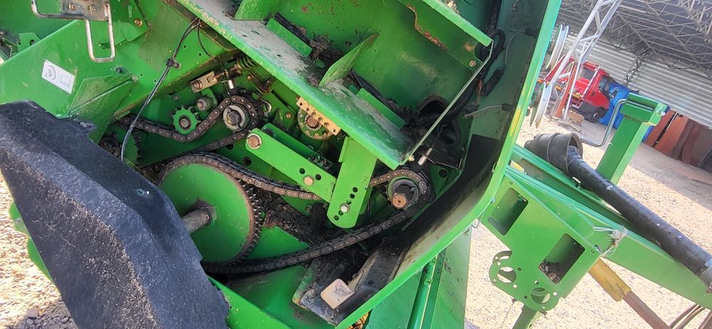 Prasa rolująca John Deere 854 pasowa nie claas