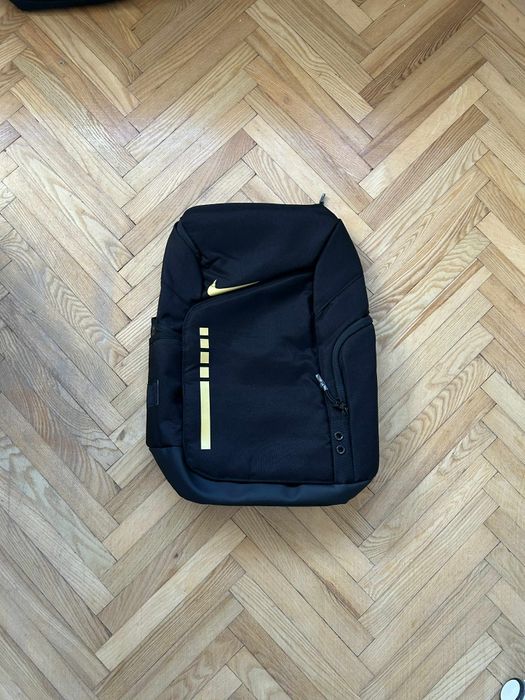 Plecak Nike Elite czarno–złoty