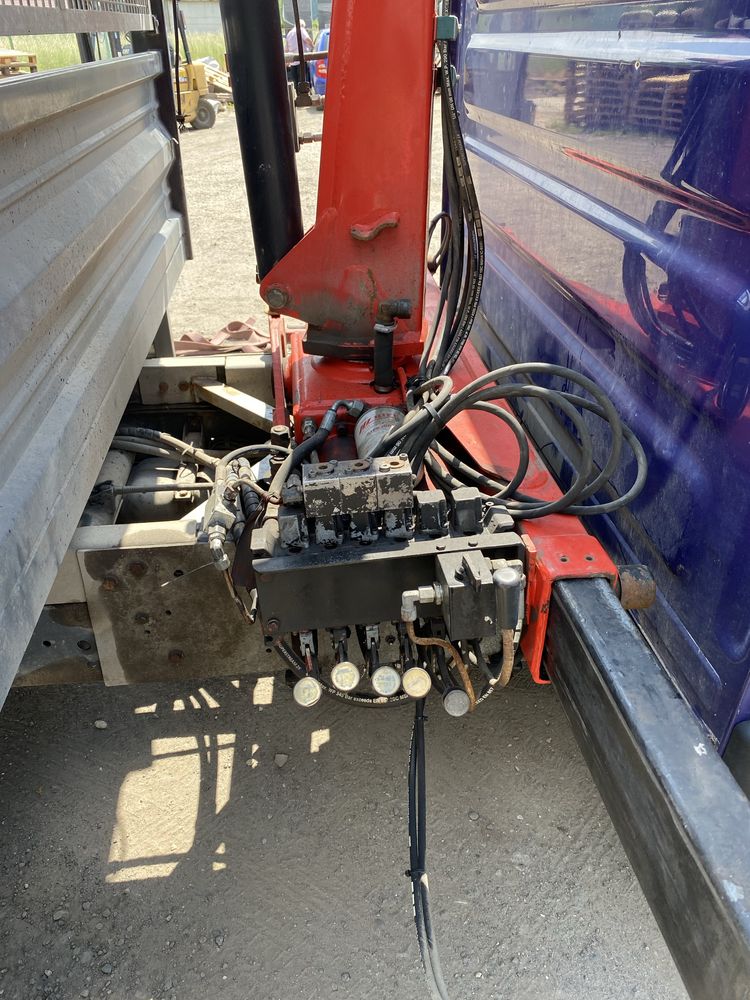 Żuraw hydrauliczny HMF typ 352 k1
