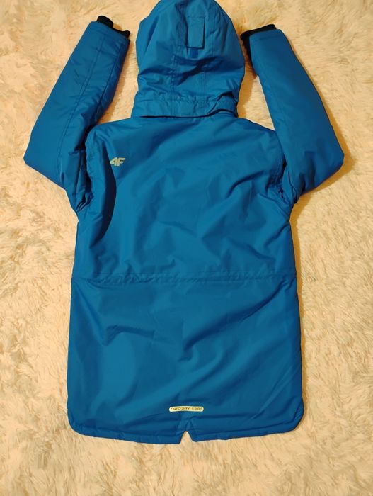 Kurtka zimowa 4F parka rozmiar 152 2 idealnym stanie