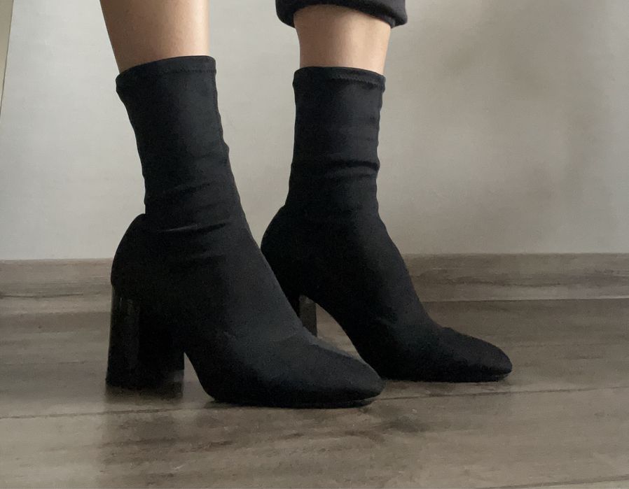 Bershka ботильйони-чулки 38 розмір