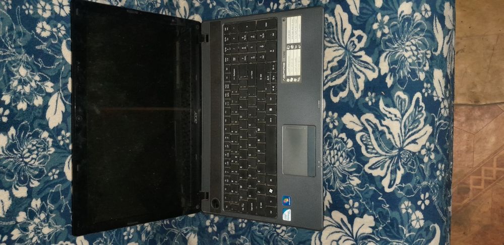 Laptop Acer 5749Z