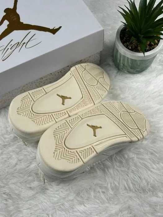 Buty damskie Trampk Jordan 4 Retro Metallic Gold R.44