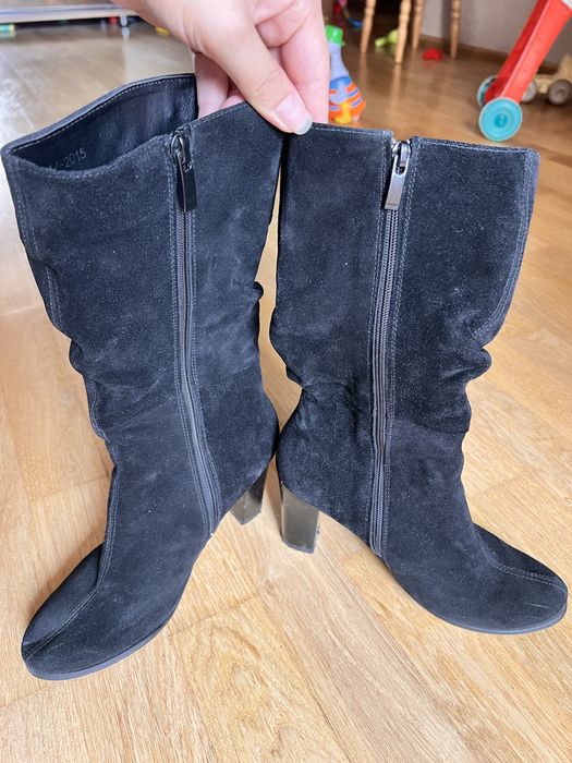 Натуральні замшеві ботінки чоботи 37 розмір