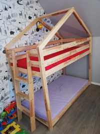 Łóżko piętrowe domek z materacami