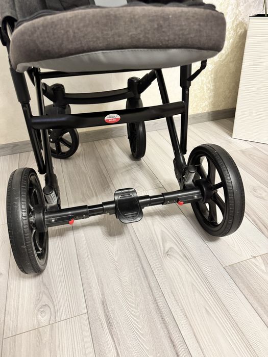 Прогулянкова коляска