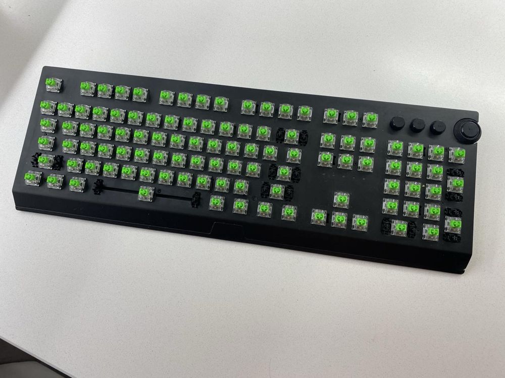 Геймерська бездротова клавіатура Razer BlackWidow V3 PRO