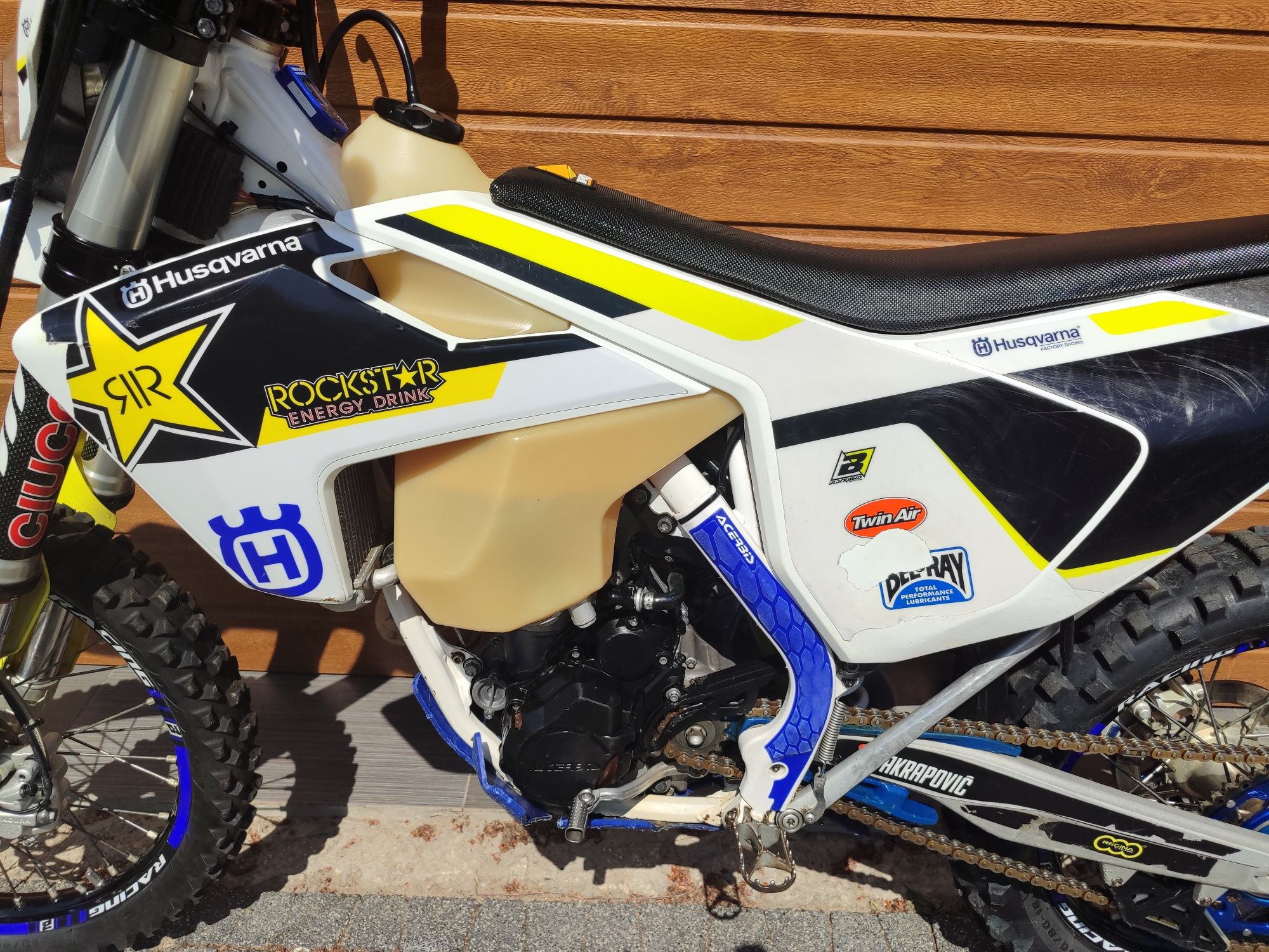 Husqvarna FE 350 AKRAPOVIC RATY nie KTM exc 450