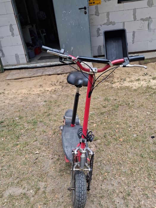 Skuter elektryczny, hulajnogi elektryczne terenowe, nowe akumulatory.