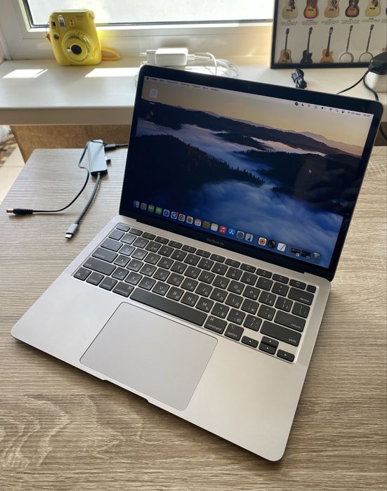 Продаю MacBook Air M1 2020
