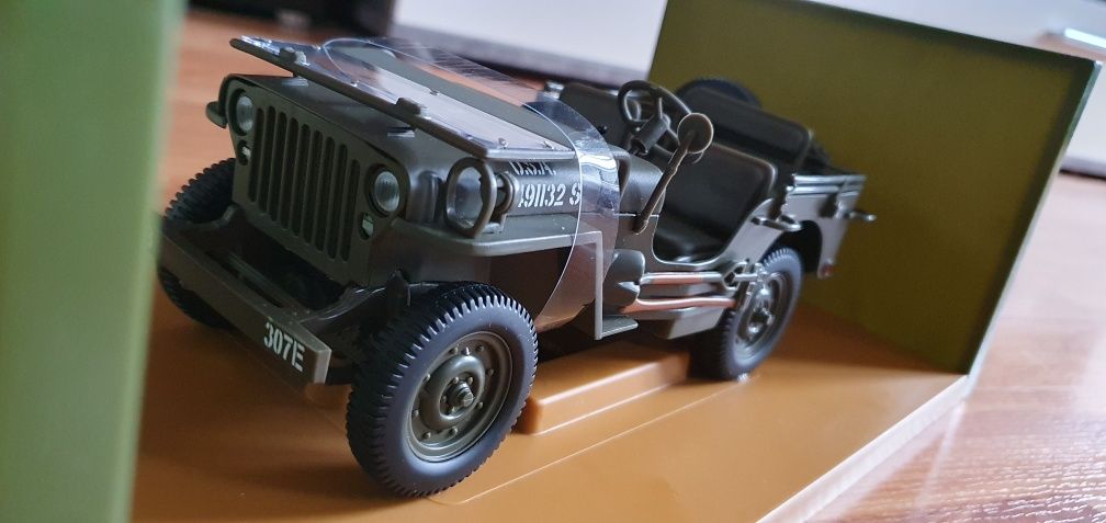 1:18 UT Willy's Jeep nowy