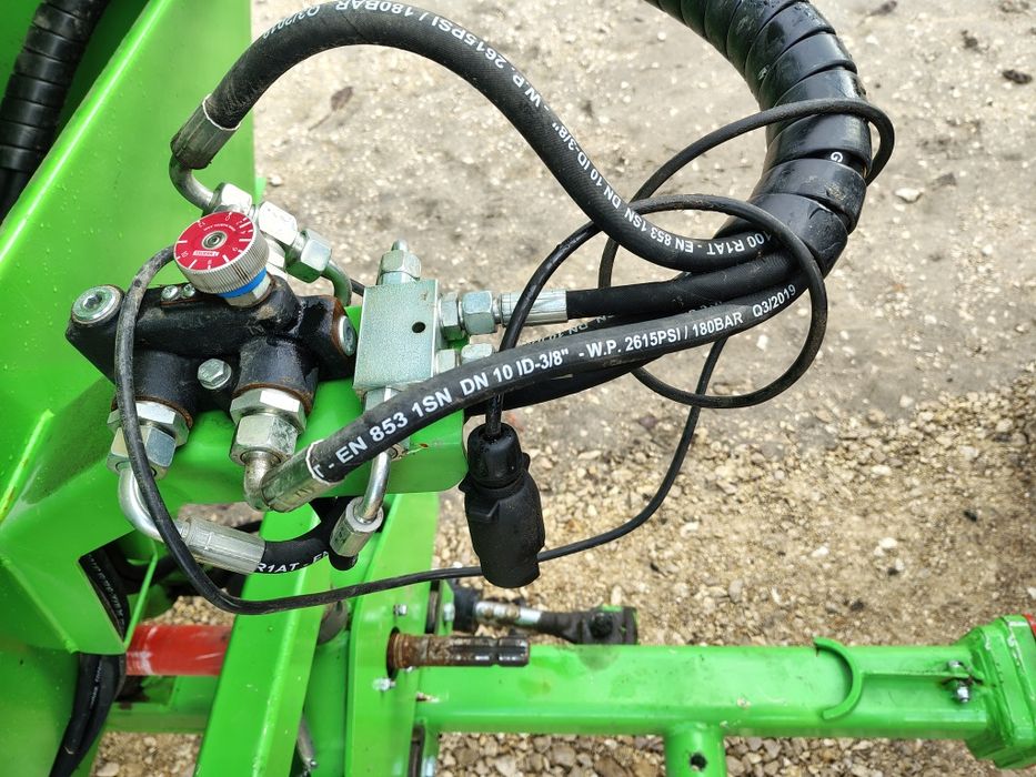 Rozrzutnik obornika sadowniczy/do borówki Wodziński. Używany jak nowy.