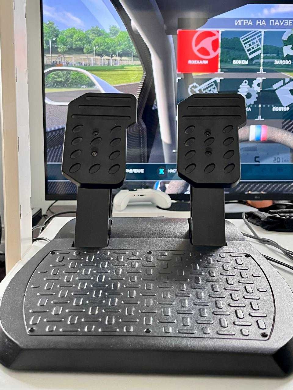 Volante e Pedais Thrustmaster TMX