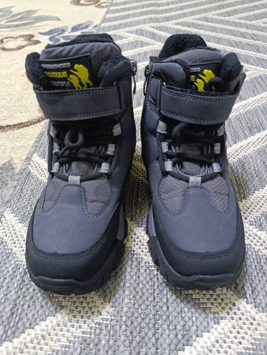 Зимові черевики на хлопчика