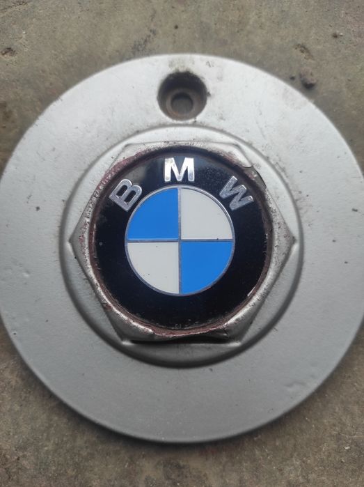Продам колпак колеса BMW, в наличии 1 штука. .
