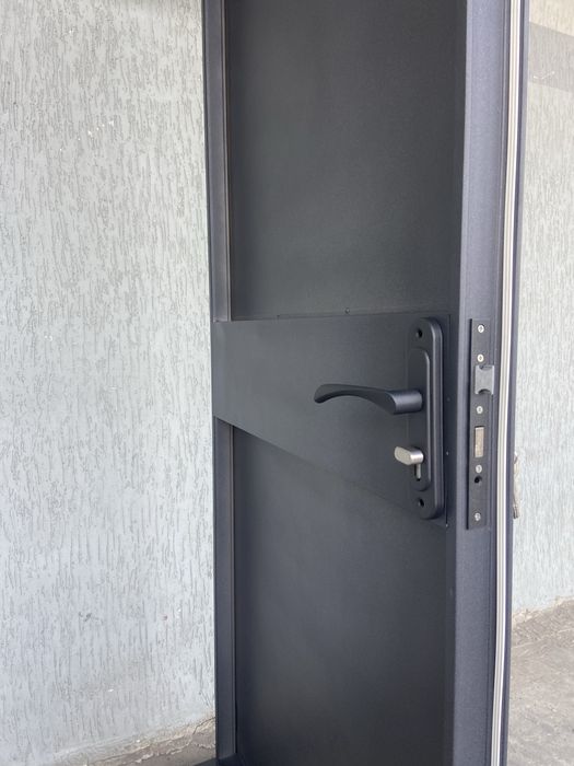 Вхідні двері металеві технічні