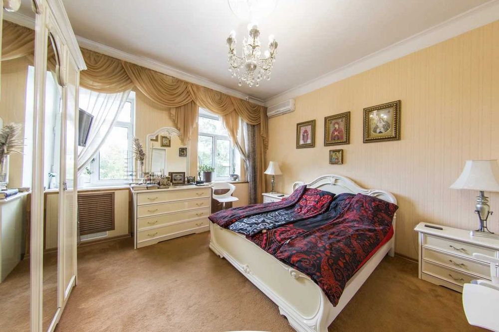 Продаж > Трикімнатна квартира, вул. Кирилівська (Фрунзе) 109Б