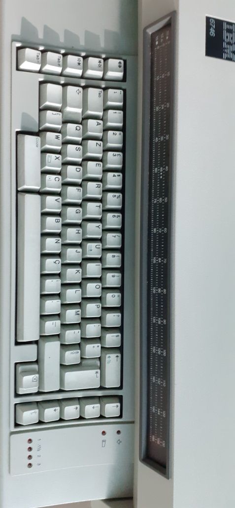 Vendo maquina de escrever.