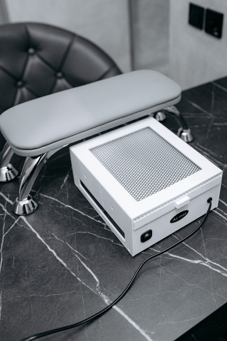 Настольная маникюрная вытяжка с hepa фильтром Air Max NF11 Plus