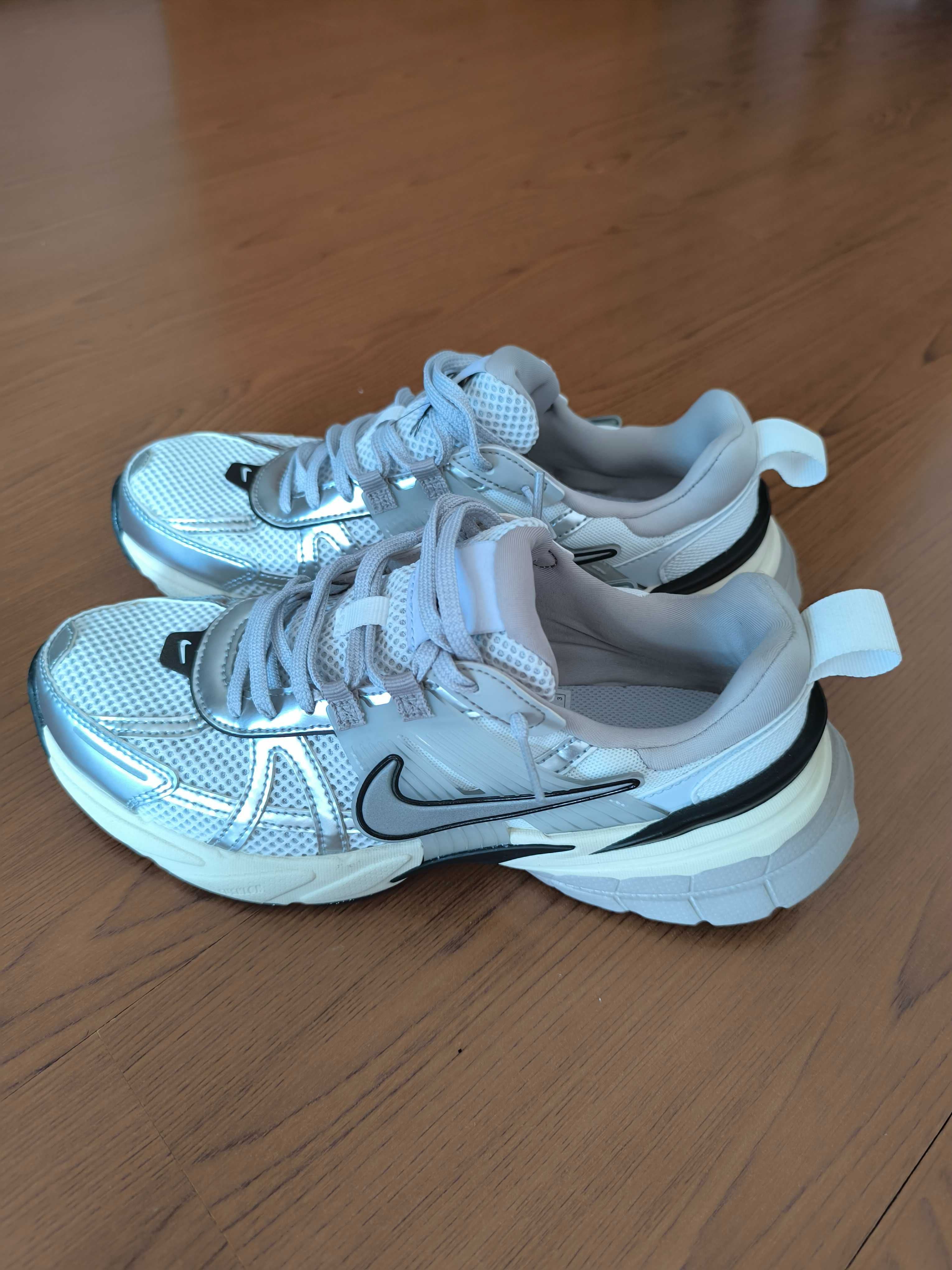 Tênis Nike V2K RN n° 40