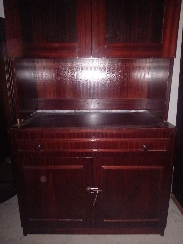 Estante castanha