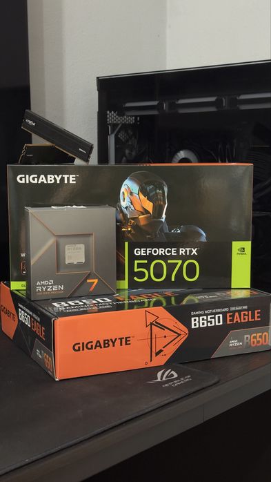 Computador Gaming RTX 5070 12Gb R7 7700x 32Gb Ram ddr5