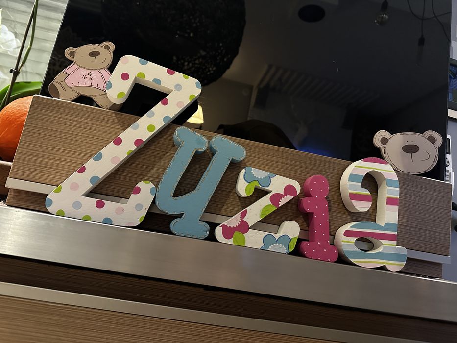 Napis na ścianę literki Zuzia