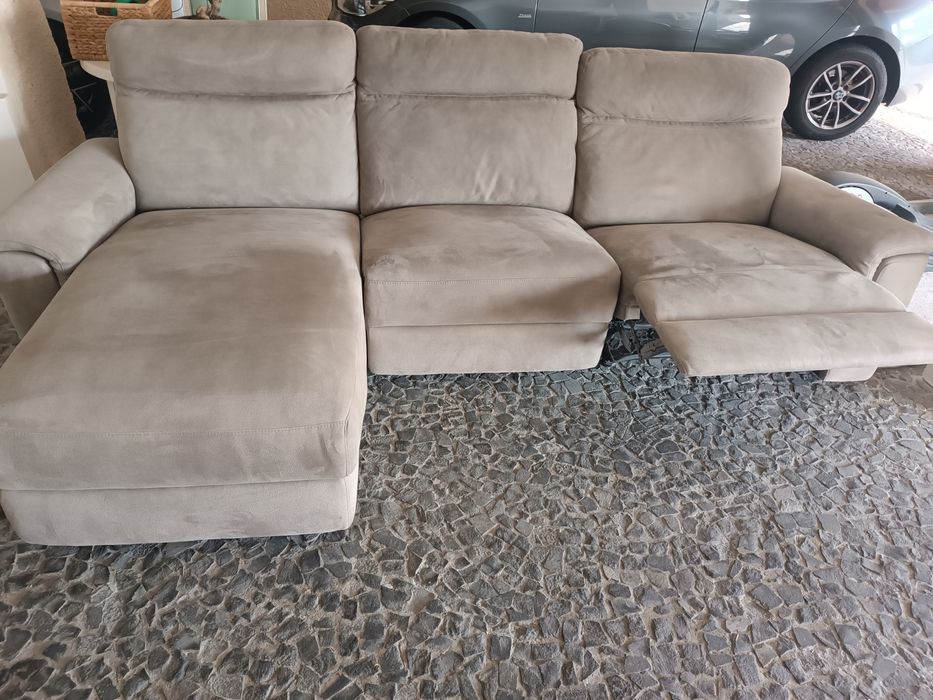 Sofá com chaise lounge