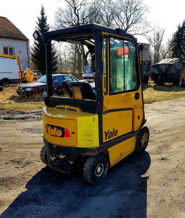 Wózek widłowy elektryczny Yale ERP25ALF 15r udźwig 2.6t waga 4740kg