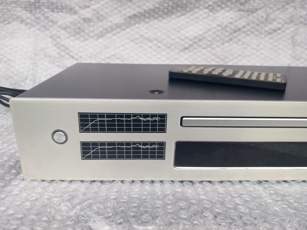 Odtwarzacz   CD , MP3, USB. Pilot
