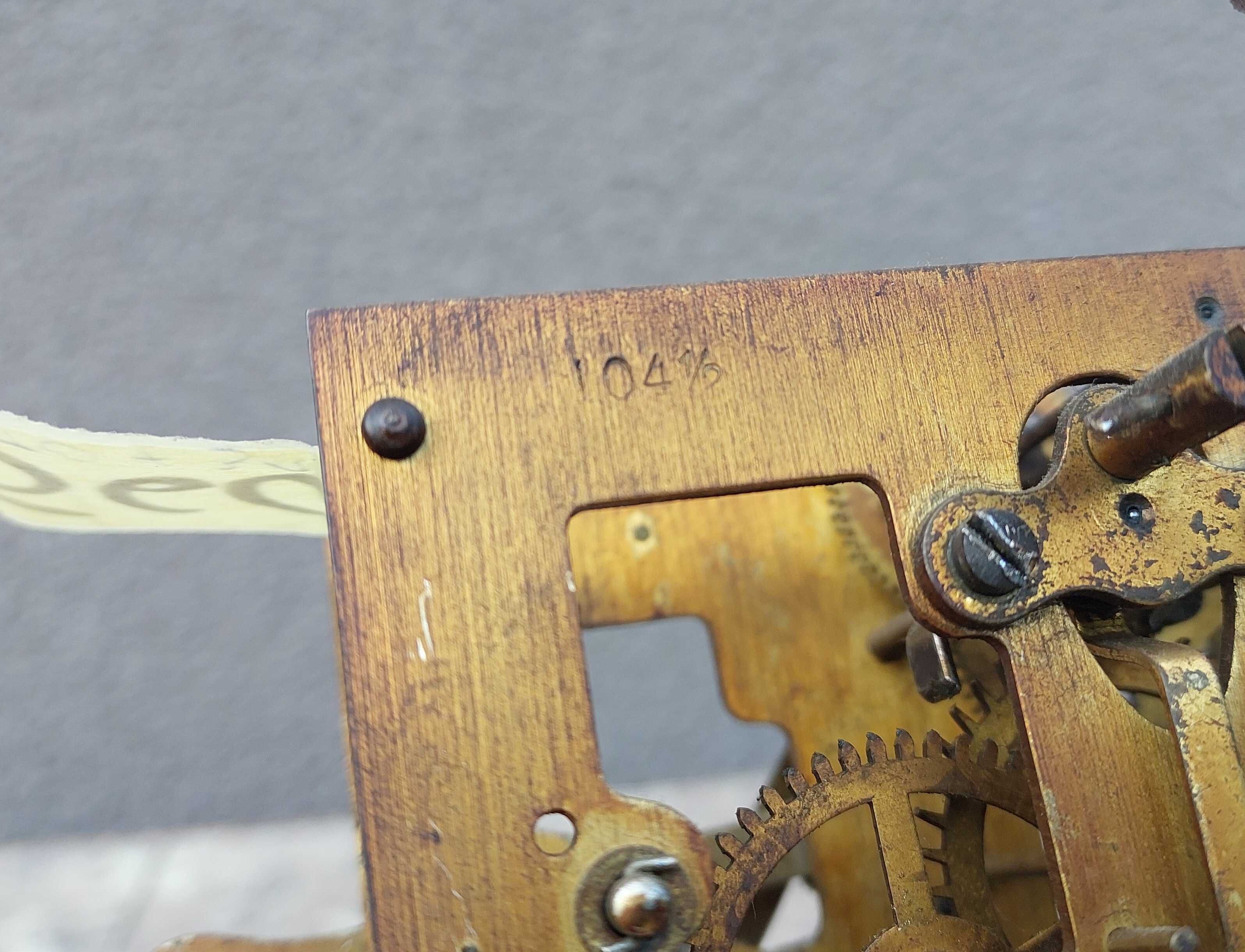 560 Mechanizm starego zegara ściennego Junghans cztery młotki sprawny