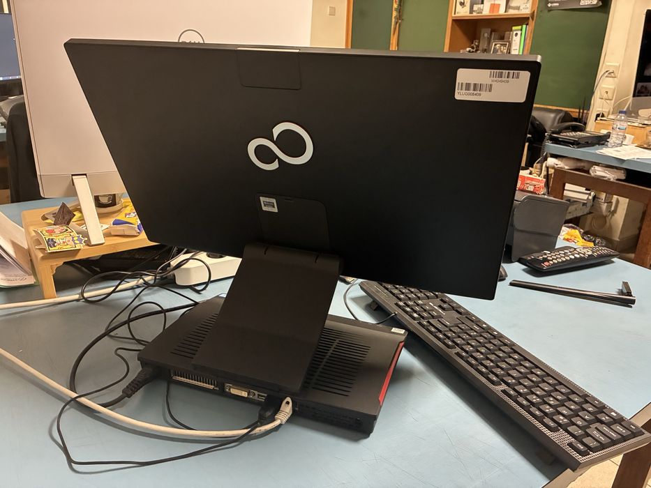 Fujitsu esprimo x923