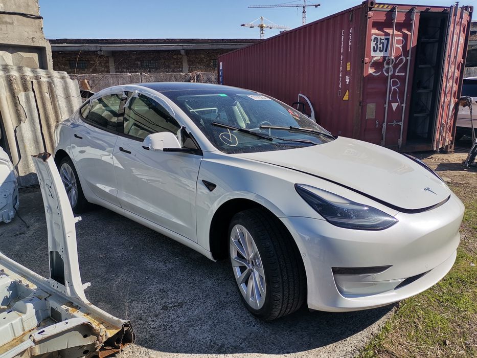 Tesla Model 3 розборка
