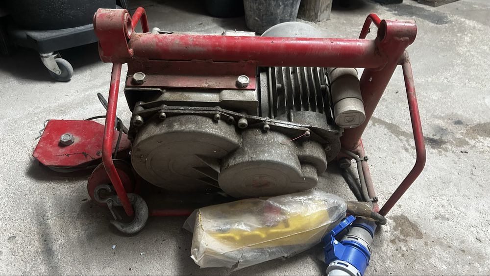 Grua da WURTH em otimo estado