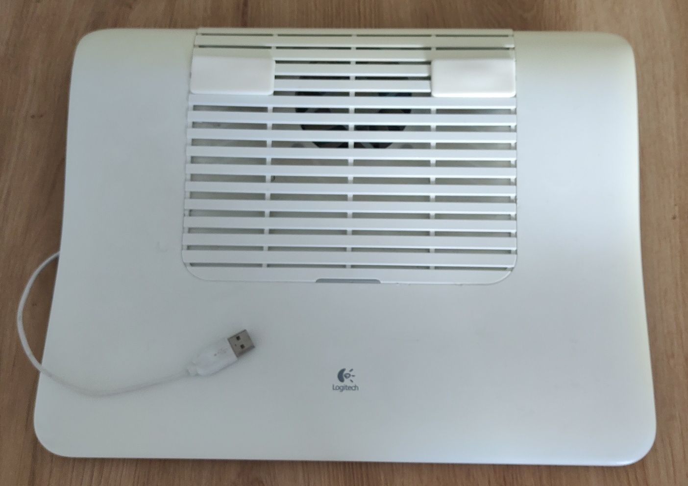 Podkładka chłodząca po laptopa Logitech wym. 36,5x29 cm