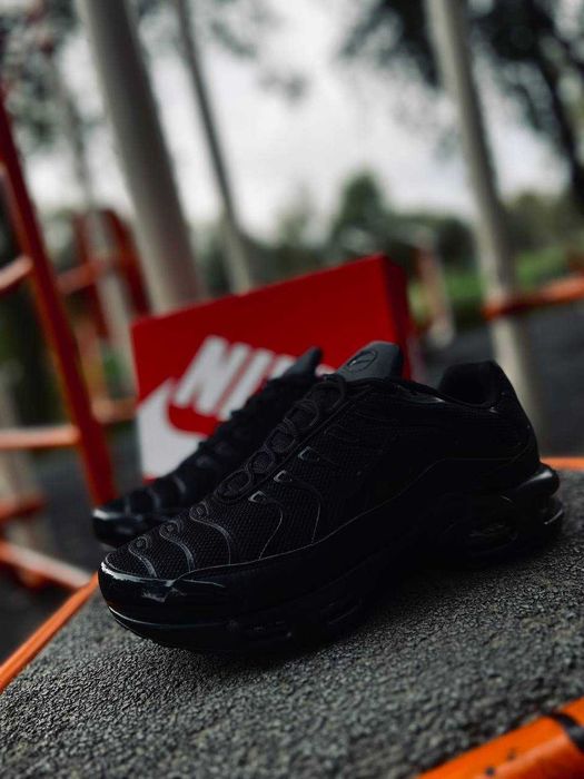 Мужские кроссовки Nike TN PLUS Черные Чоловічі кросівки найк ТН ПЛЮС