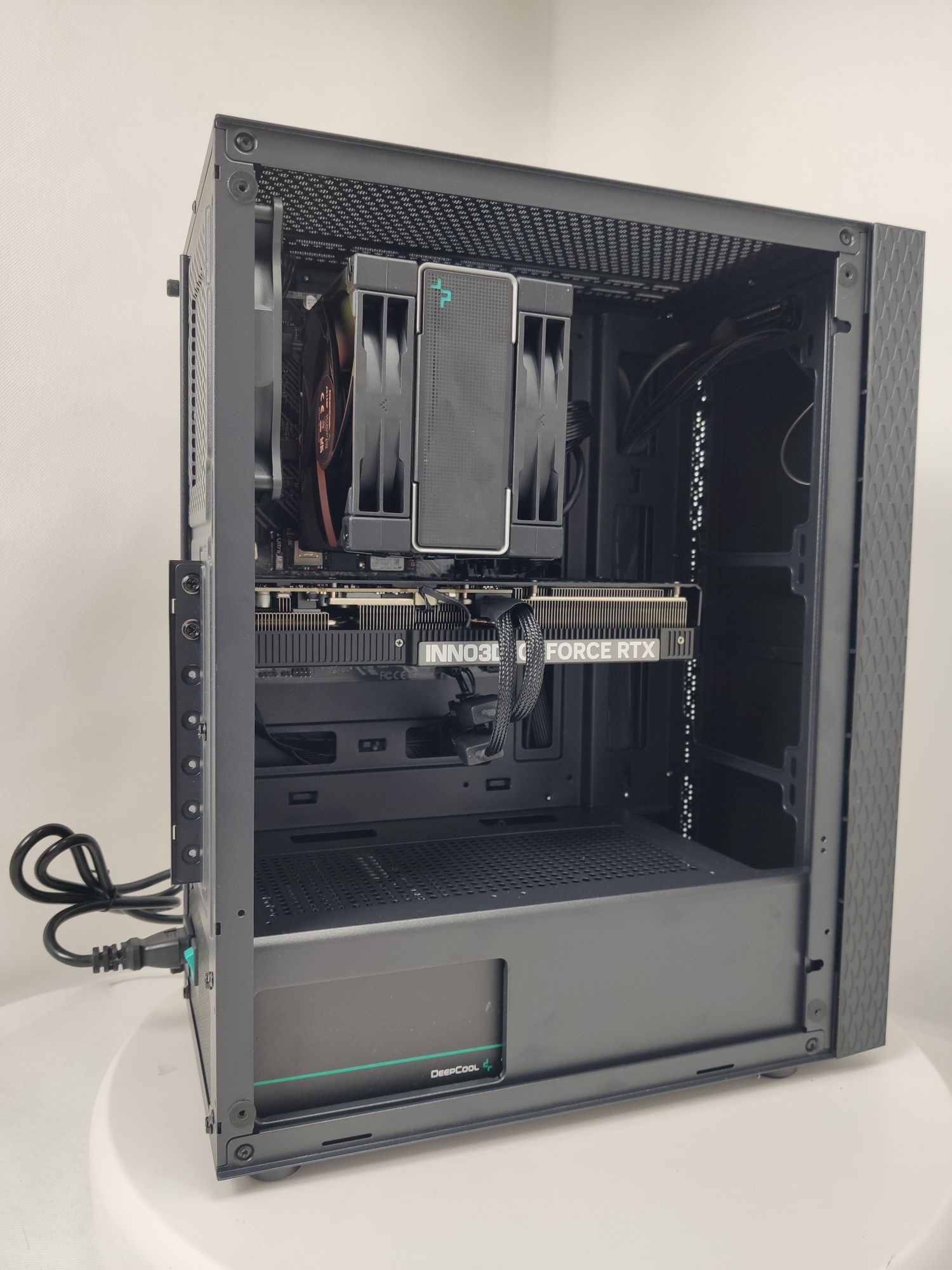Komputer Gamingowy i5-14400f, RTX 5070, 16 GB RAM,SSD,Win 11