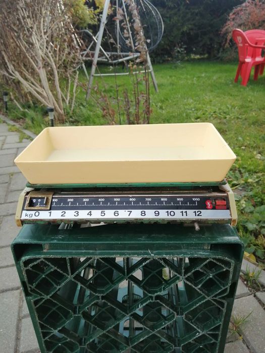 Stara waga z PRL